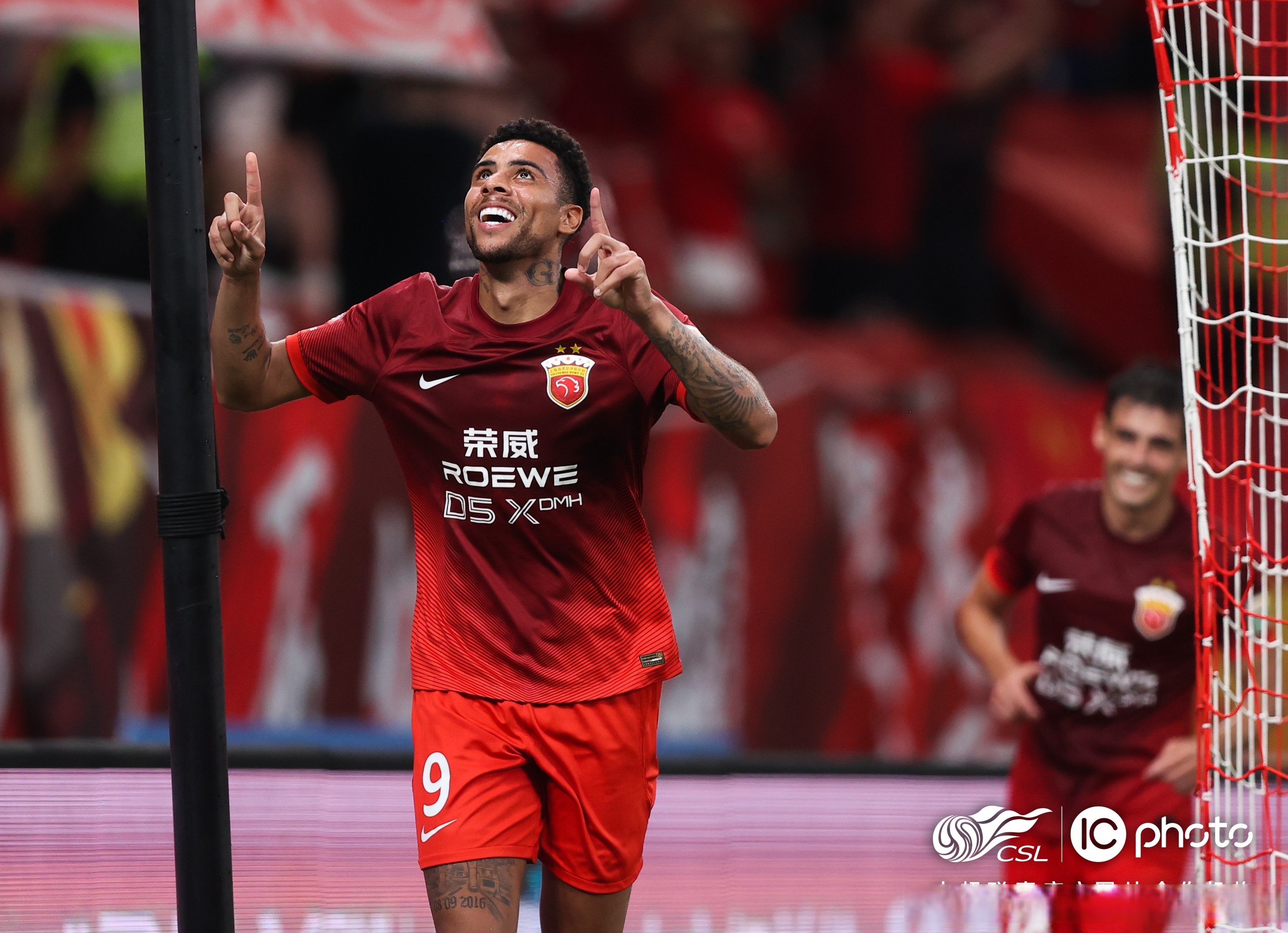 关于重磅！关键时刻印第安纳步行者强势反弹里昂状态回暖备战足总杯，窗口期巴黎圣日耳曼备战欧冠的信息